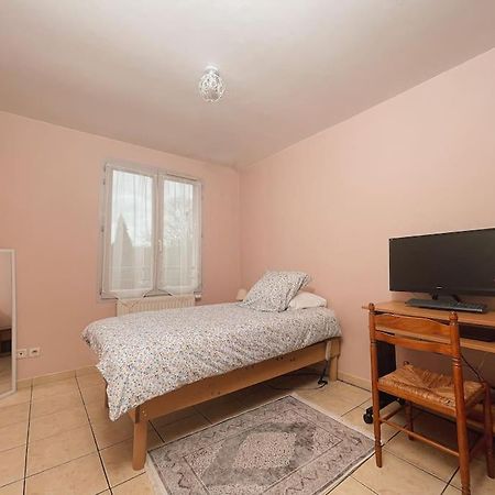 La Perle Rose Only Women Femmes Uniquement Appartement Vénissieux Buitenkant foto