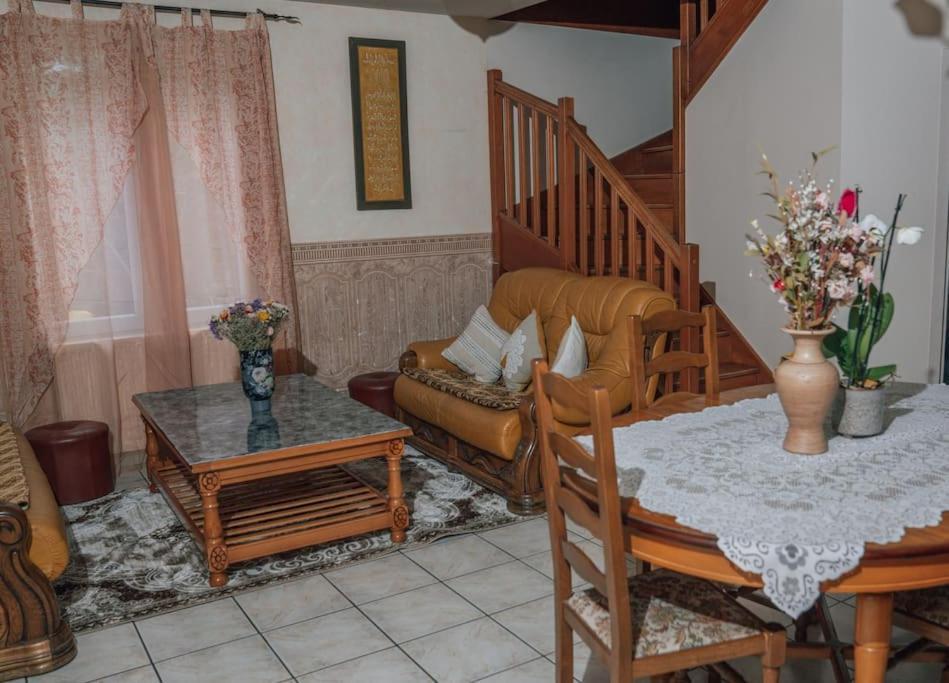 La Perle Rose Only Women Femmes Uniquement Appartement Vénissieux Buitenkant foto