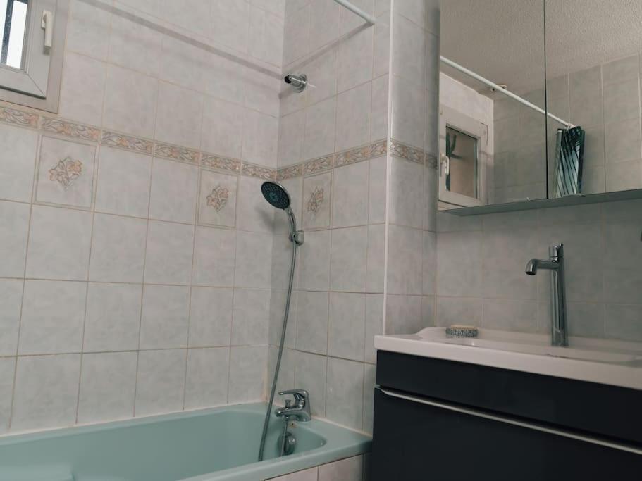 La Perle Rose Only Women Femmes Uniquement Appartement Vénissieux Buitenkant foto